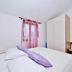 House Bruno Nyaraló Póla